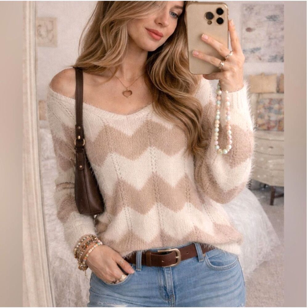 BEBE Vintage Y2K Mohair Blend Eyelet Knit Sweater Large Fuzzy Chevron Coquette